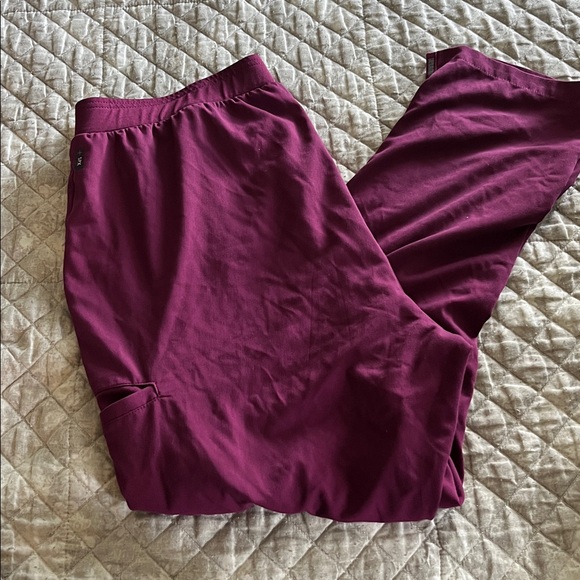 Greys Anatomy Scrub set! - Picture 2 of 6